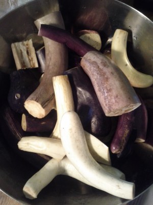Aubergines prêtes à être transformées