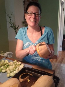 Éplucher une courge qui a passé 15 minutes au four : plaisir !